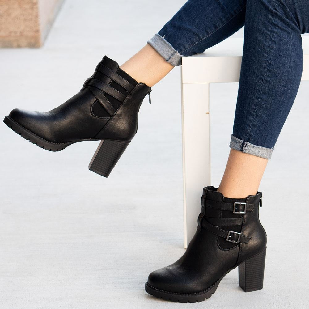 edgy boots black
