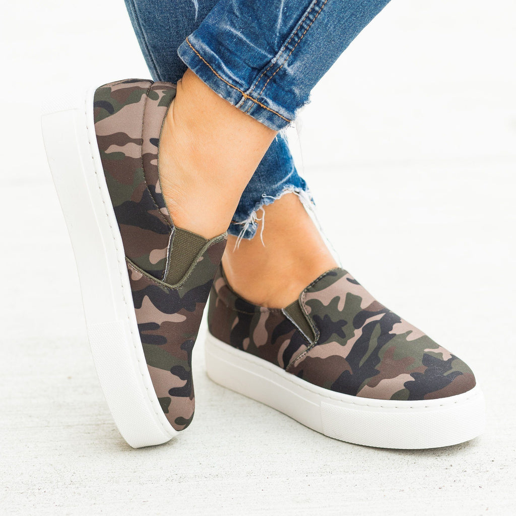 qupid camo sneakers