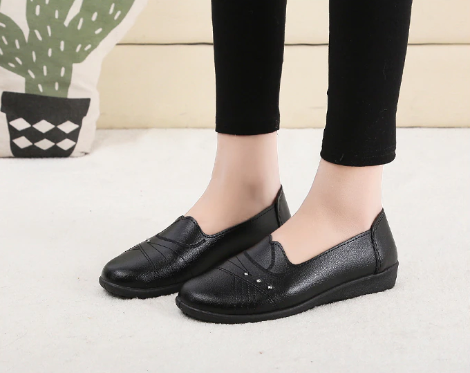 slip on loafer color black size 6 for women
