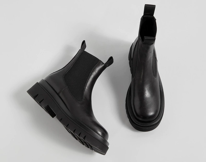 Chelsea Leather Boots Color Black Size 6 for Women