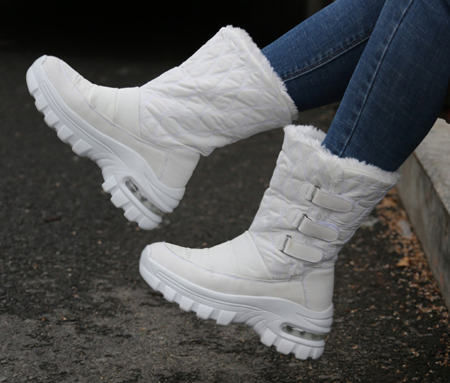 Winter Boots Color White Size 9 for Women