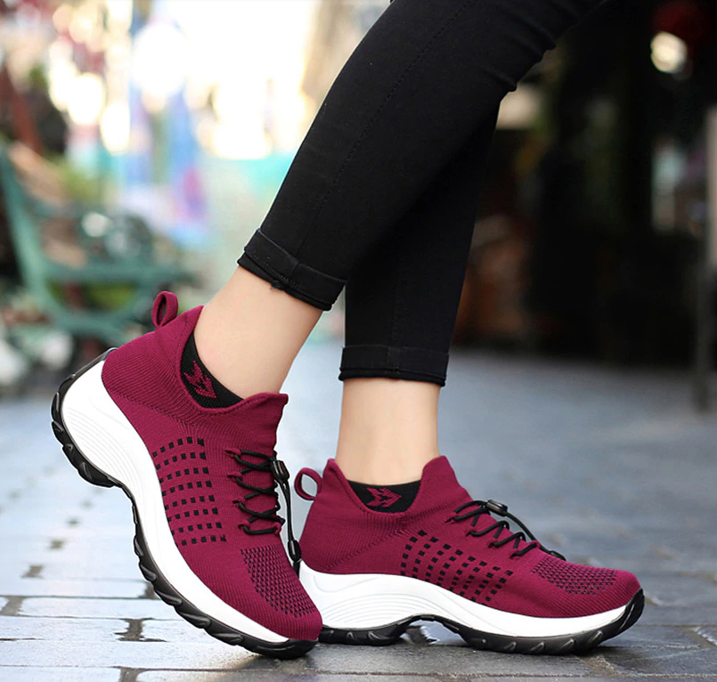 Sneaker Color Red Size 7 for Women