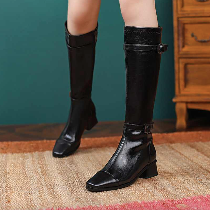 winter boots color black size 8.5 for women