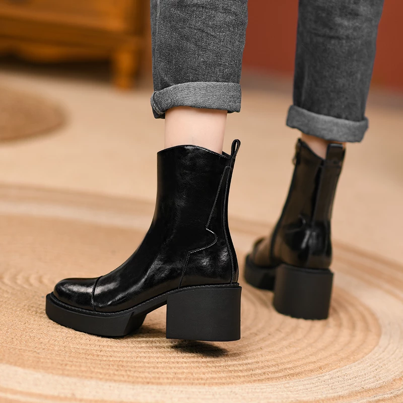 autumn boots color black size 8 for women