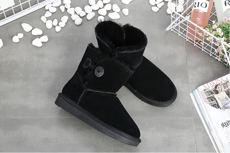 snow boots color black size 6 for women