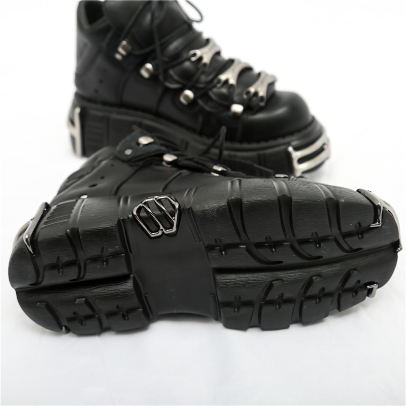 sneaker color black size 7 for women