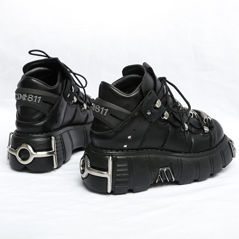 platform sneaker color black size 5.5 for women