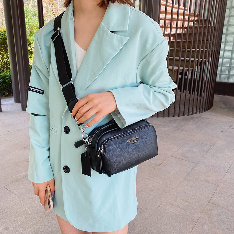 casual crossbody handbag color black small for women