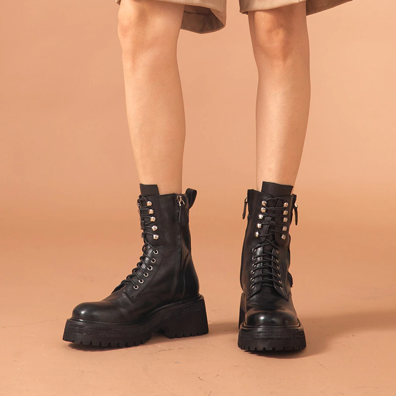 combat boots color black size 7.5 for women