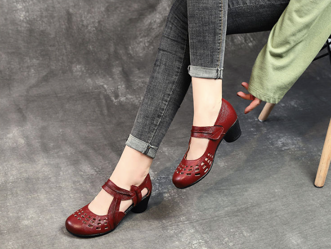 round heels sandals color red size 6 for women