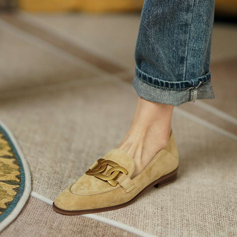 Leather Low-Heel Loafer Color Camel Size 6 for Women