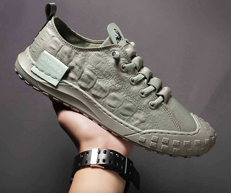 casual sneaker color green size 6.5 for women