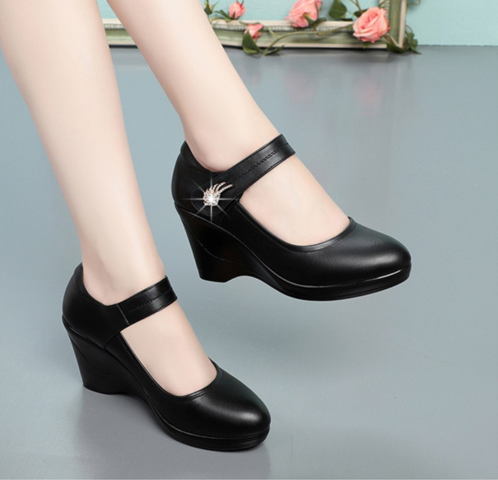 party platform shoes color black size 8.5 for women
