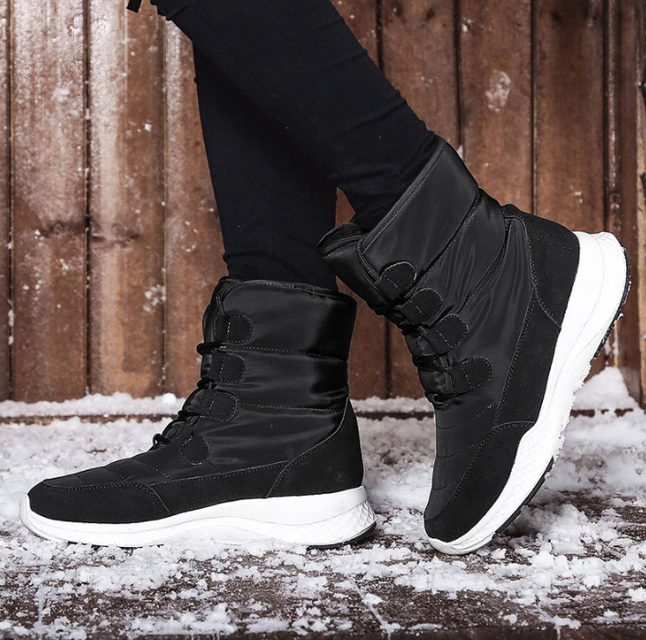 Snow Boots Color Black Size 6 for Women