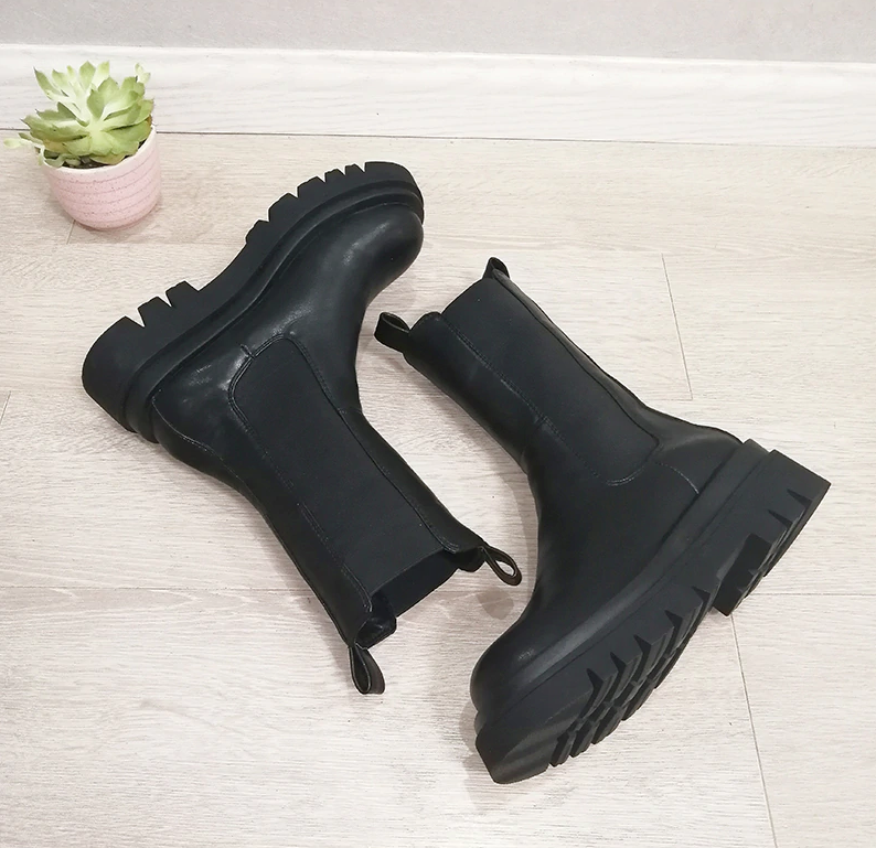 Winter Boots Color Black Size 5.5 for Women