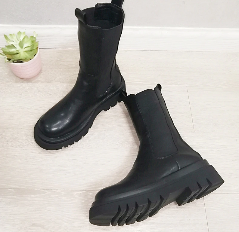 Boots Winter Color Black Size 6 for Women