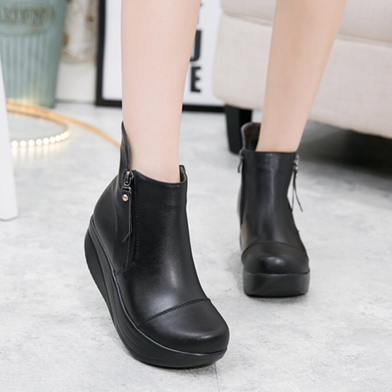 autumn boots color black size 7.5 for women