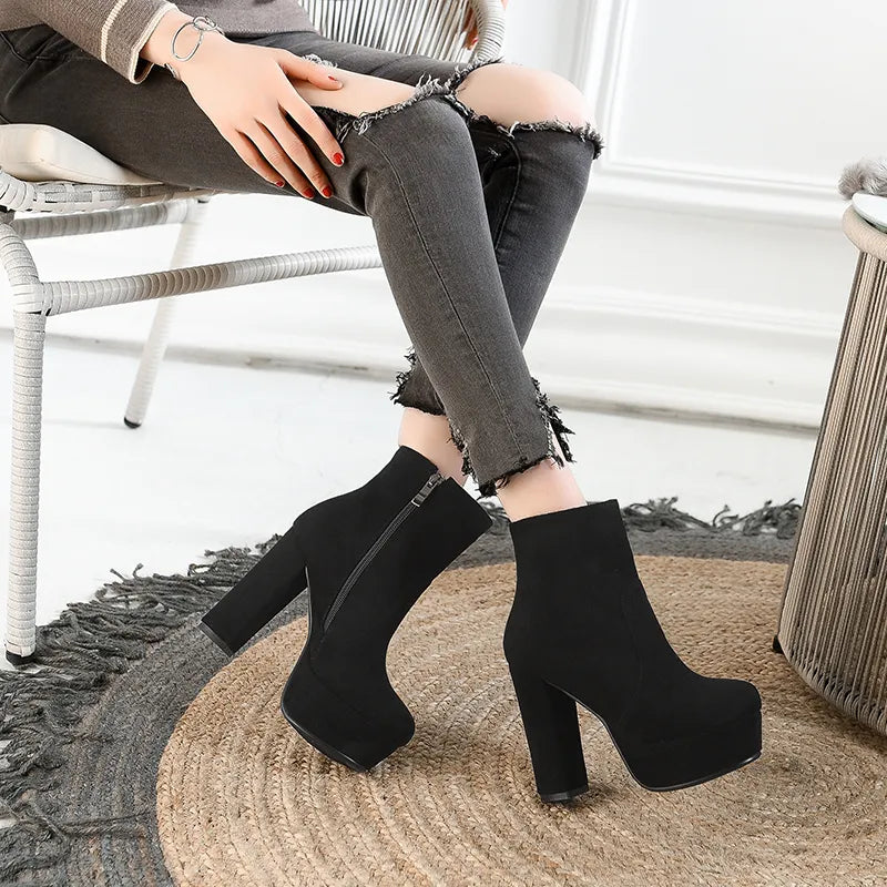 Autumn Boots Color Black Size 7 for Women