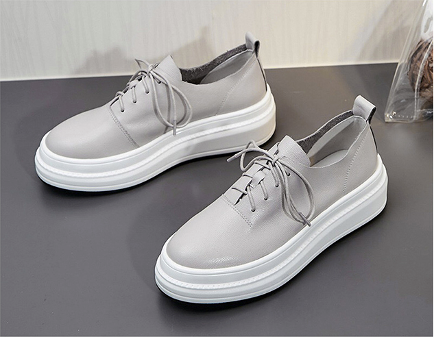 almond toe sneaker color gray size 6.5 for women