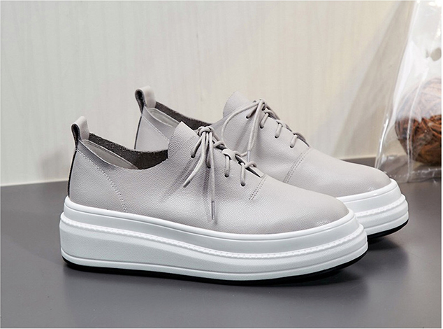 lace up sneaker color gray size 6 for women