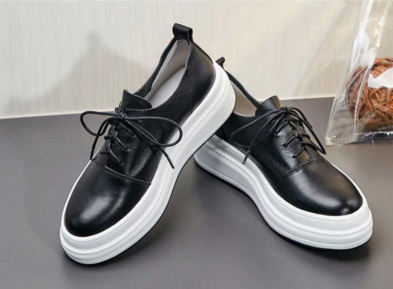 autumn sneaker color black size 6.5 for women