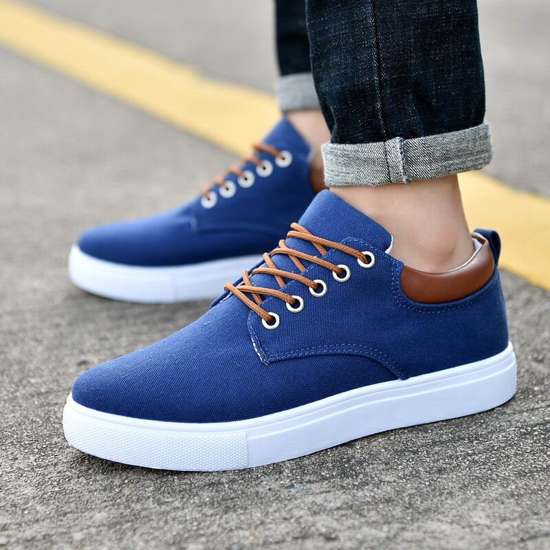 walking sneaker color blue size 8.5 for men