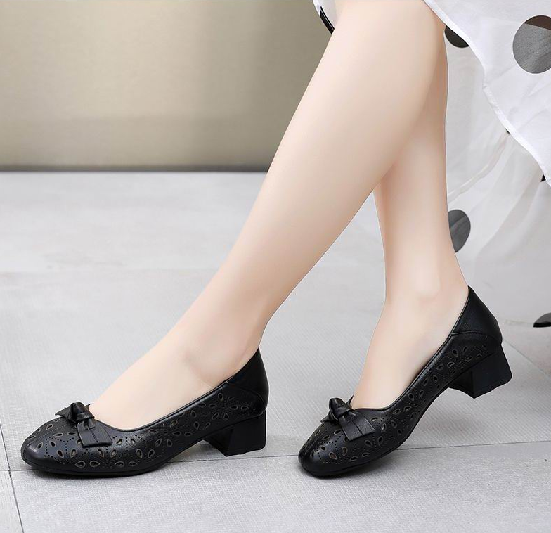 butterfly knot pumps shoes color black size 9 for women