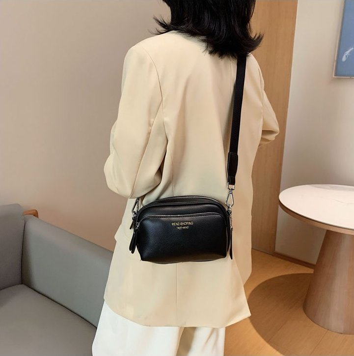 comfortable handbag color black small for women