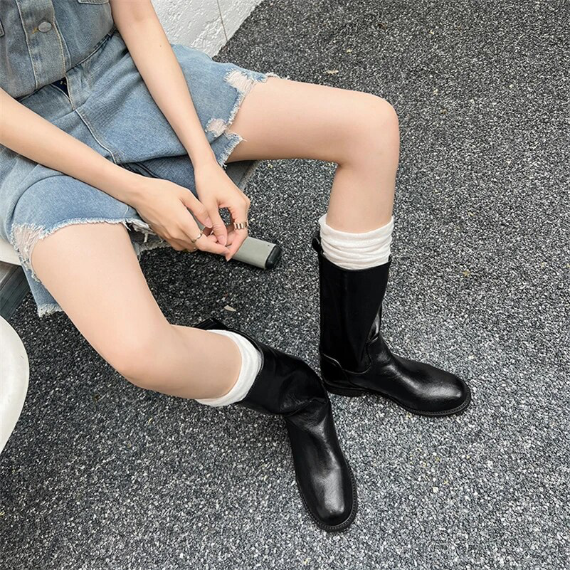 round toe boots color black size 6.5 for women
