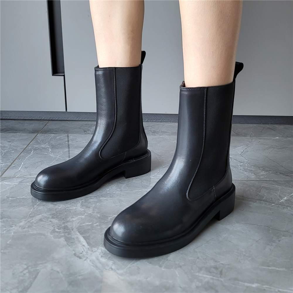 winter boots color black size 5 for women