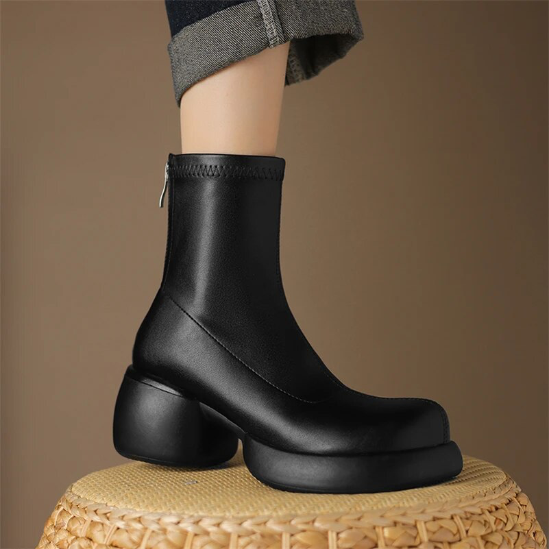 winter boots color black size 6.5 for women