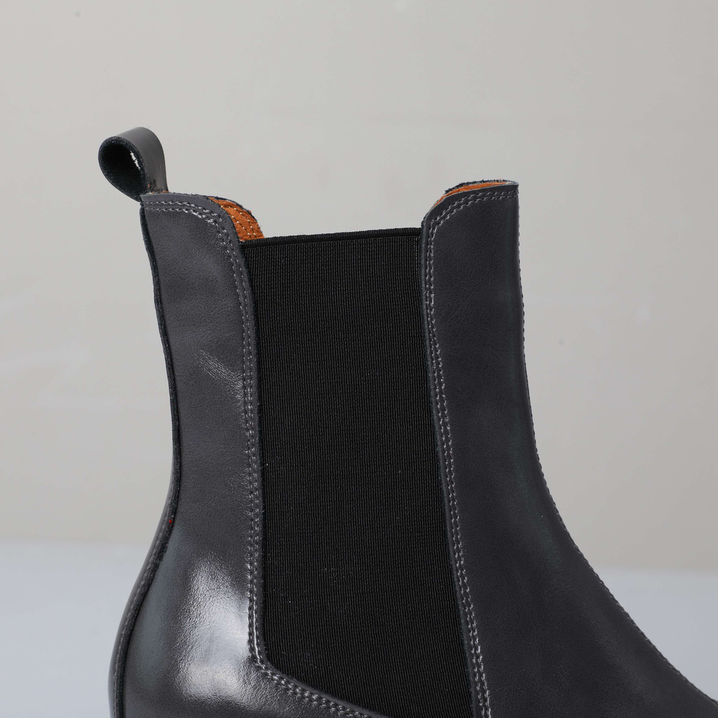 ankle boots color black size 9 for women