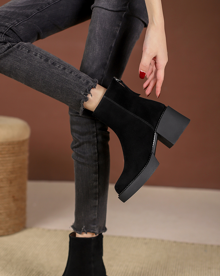 square heel  boots color black size 5.5 for women