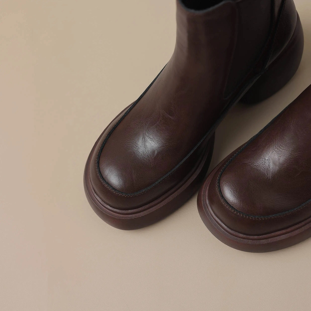 round toe boots color brown size 7 for women