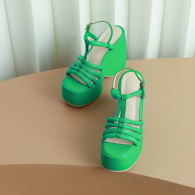 platform sandal color green size 6 for women