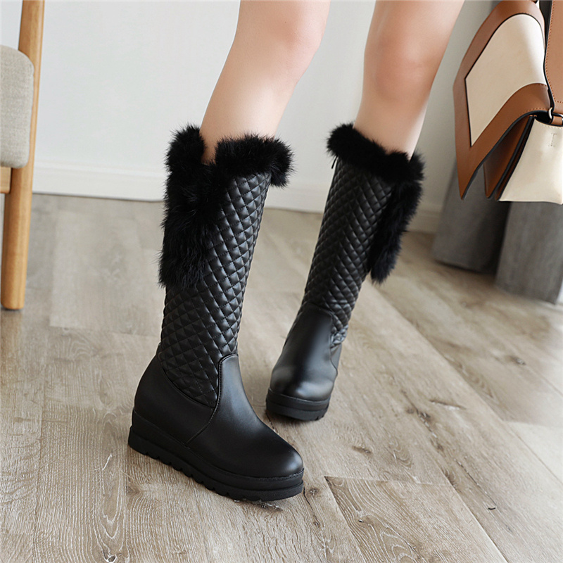 snow boots color black size 6 for women