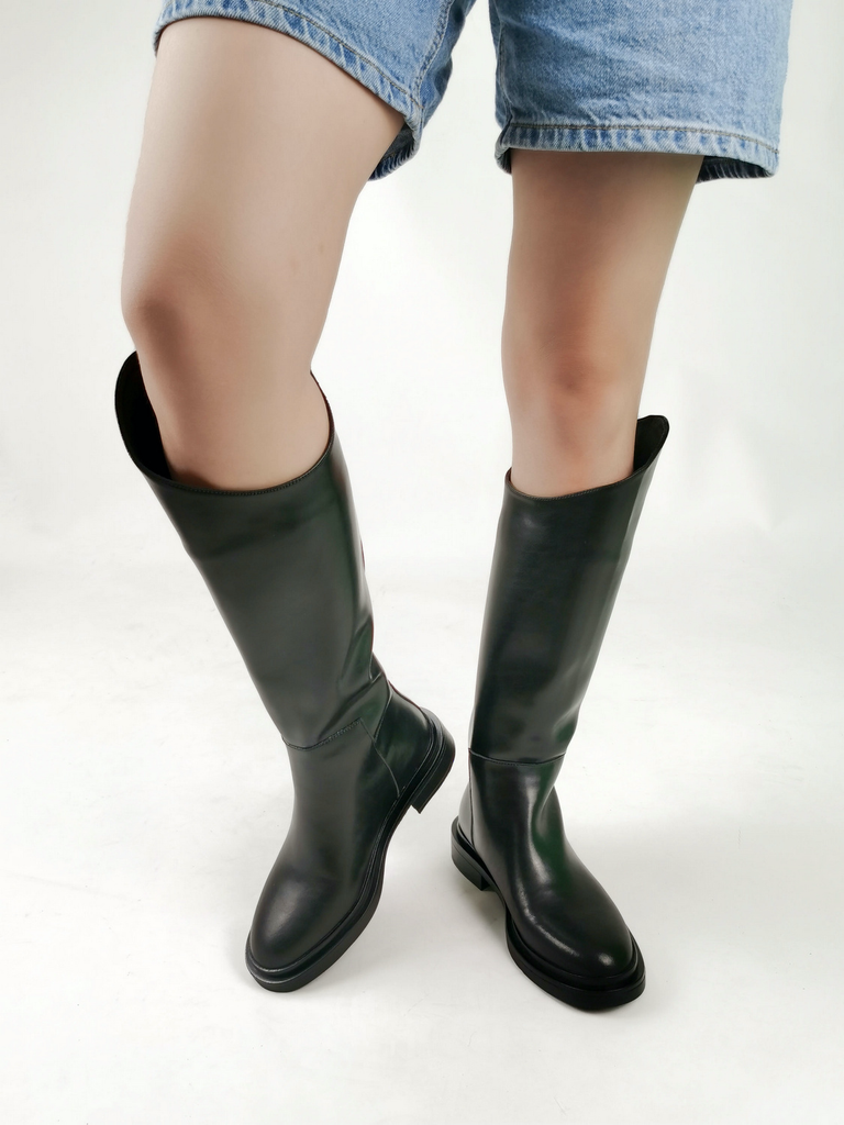 long boots color black size 5 for women