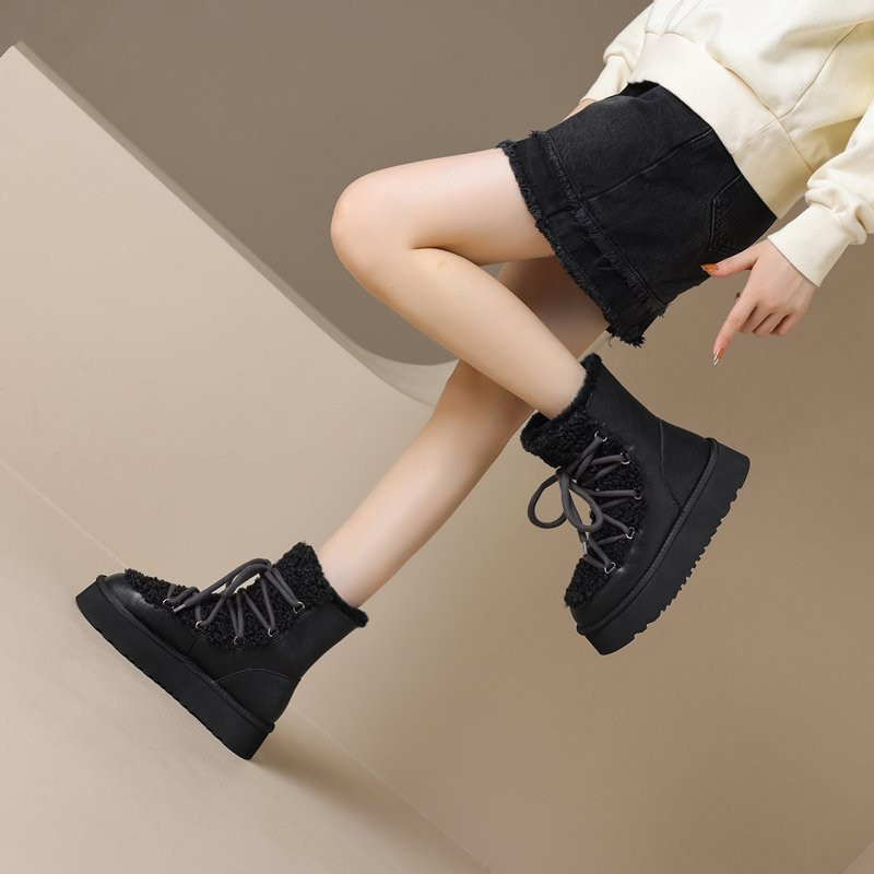 winter boots color black size 6 for women