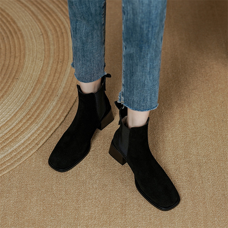 round toe boots color black size 8 for women