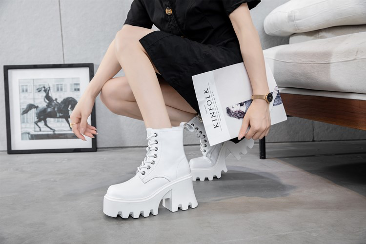 autumn square toe boots color white size 8 for women