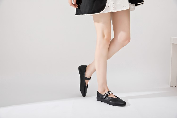 autumn flat shoes color black size 6.5 for women