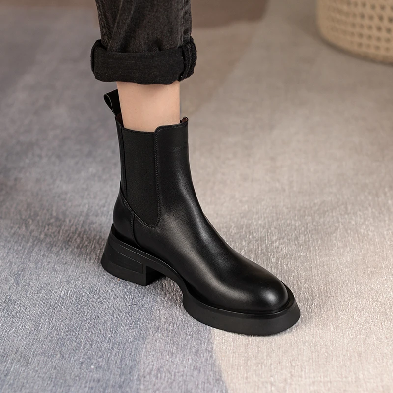 winter boots color black size 9.5 for women