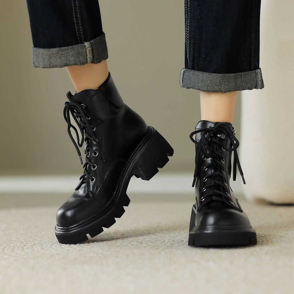 leather boots color black size 5 for women