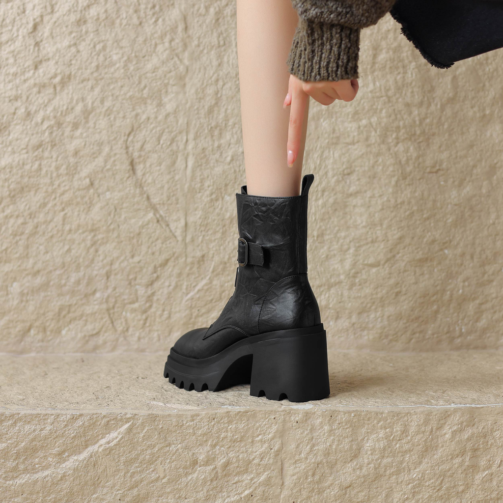 square heel boots color black size 7 for women