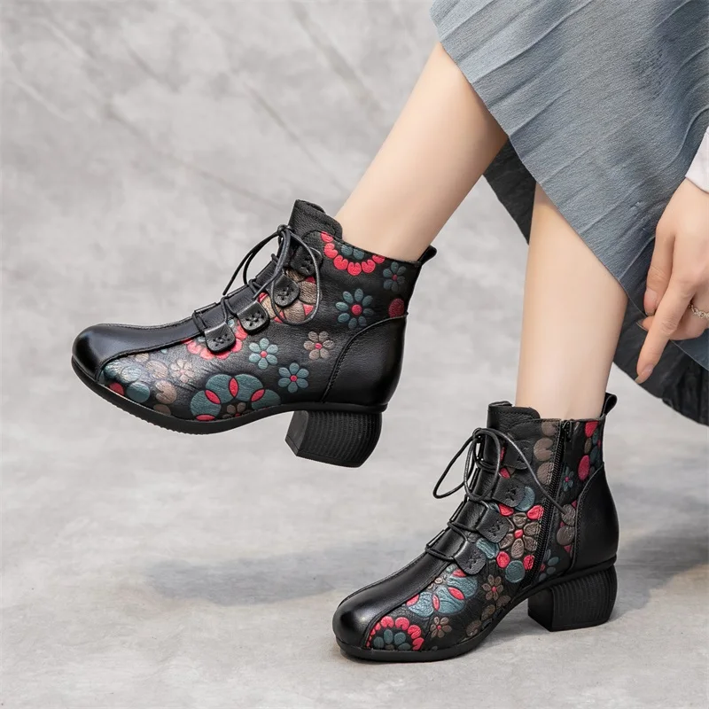 casual boots color black size 9 for women