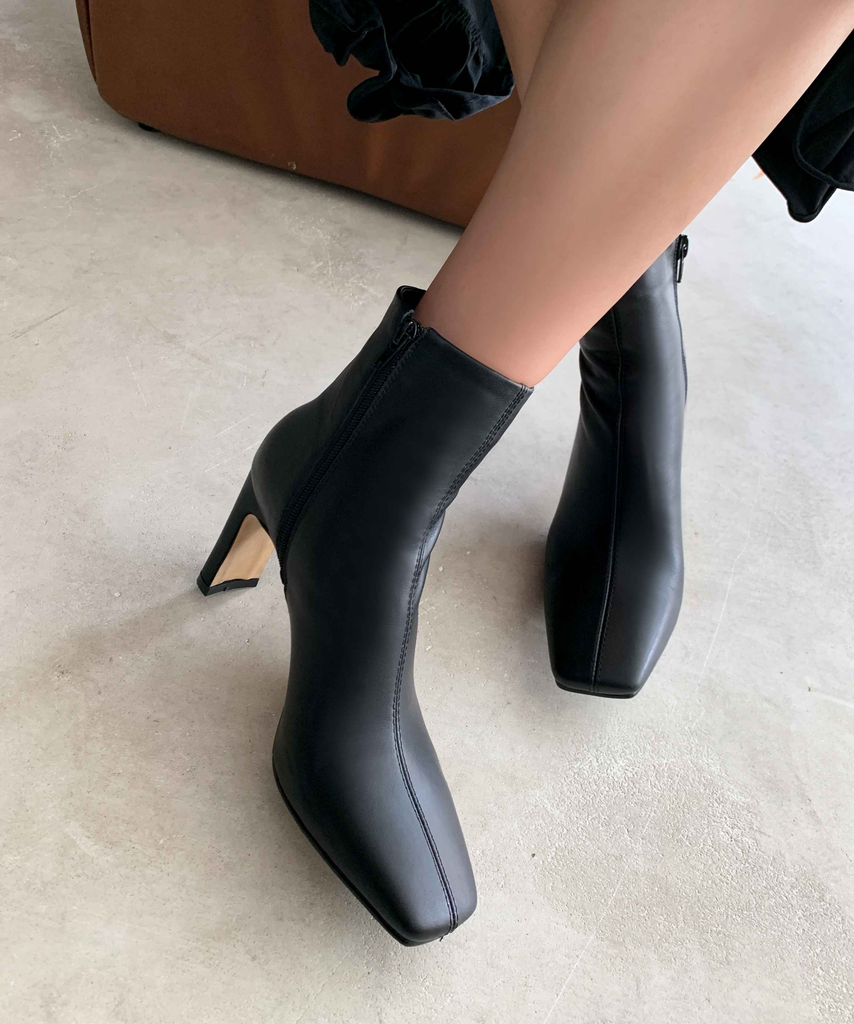 high quality boots color black size 8.5 for women