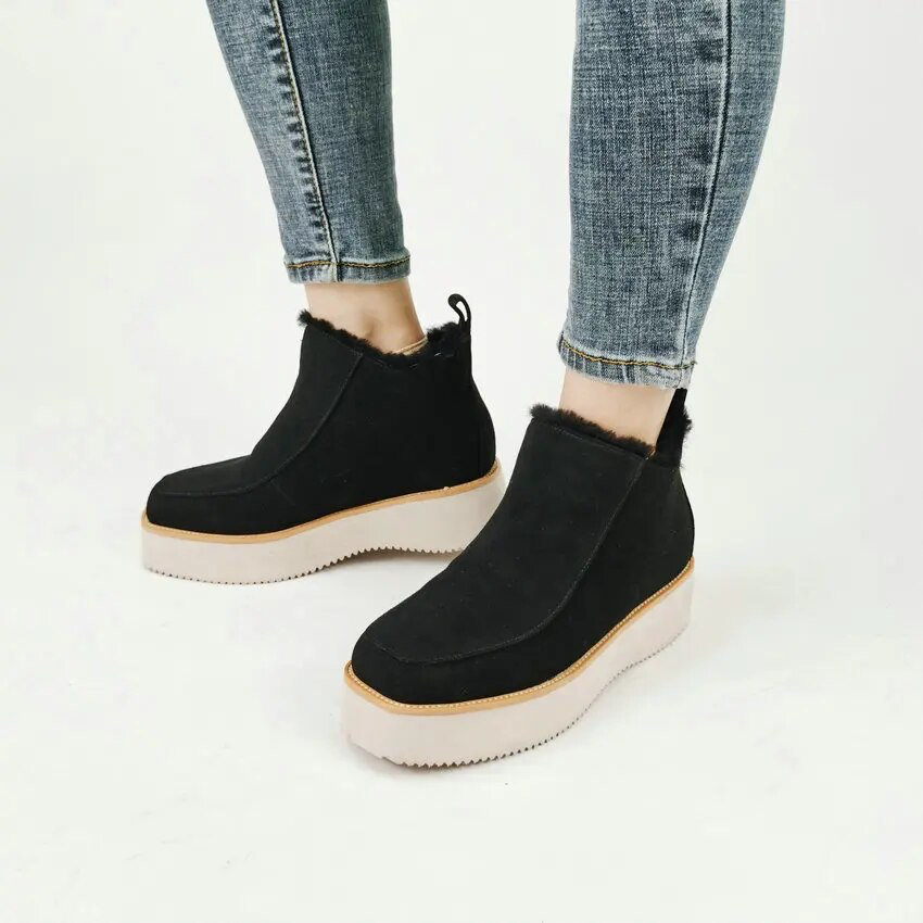 casual boots color black size 7 for women