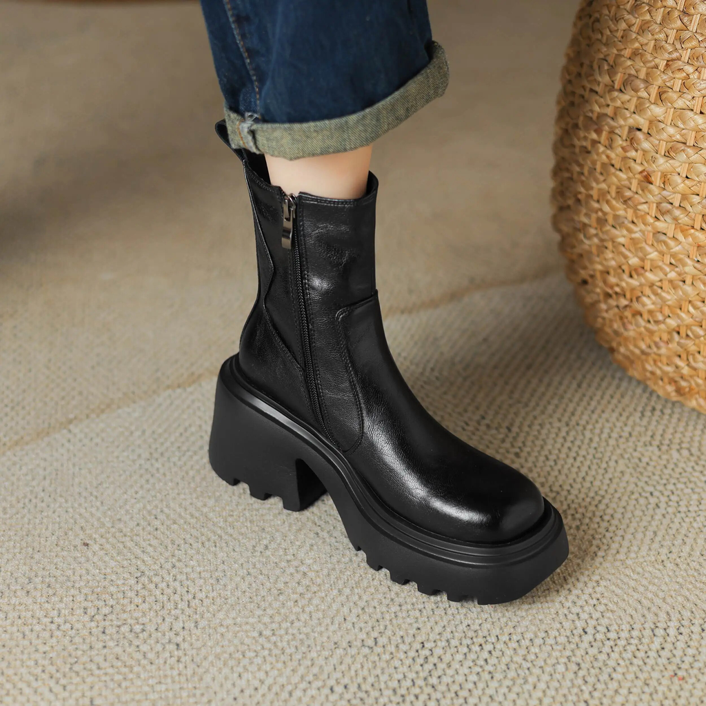 winter boots color black size 8 for women