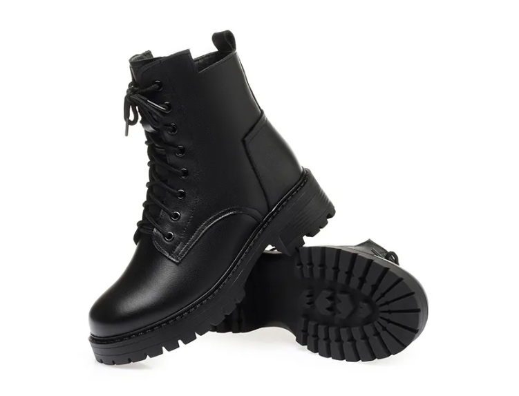 leather boots color black size 8.5 for women