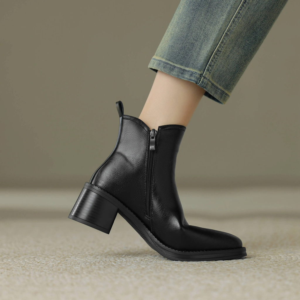 leather boots color black size 5 for women